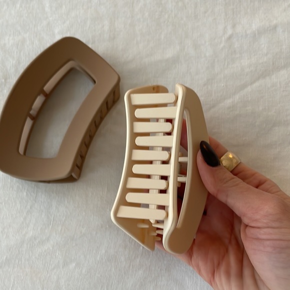 ANTHROPOLOGIE HAIR CLIPS - SOLD - Picture 3 of 3